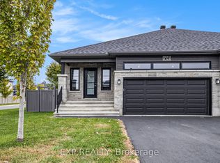 701 Azure St, Russell, ON K4R0E5