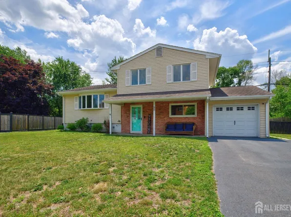 38 Bruce Ct, Milltown, NJ 08850