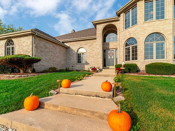 Welcome to 17600 Marti Rd. Mokena, IL. 60448 Enjoy