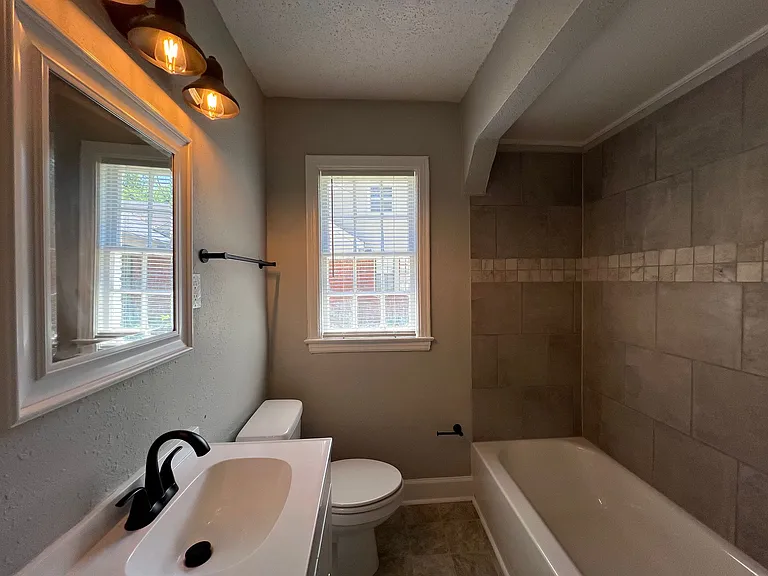 1531 Buntyn St — Photo 8