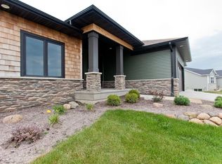 3936 Hendricks Ln NE, Solon, IA 52333