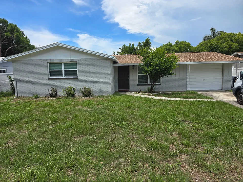 7105 Mayfield Dr