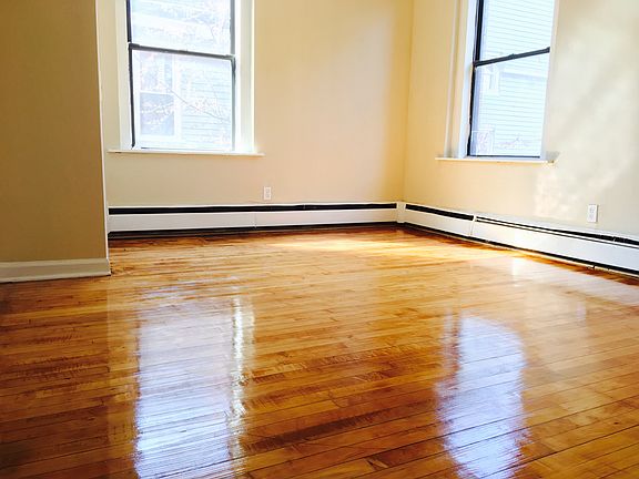 2nd image of 326 Park Ave Bsmt 2
