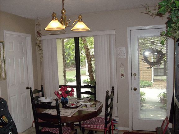 Breakfast area in kitchen also has a door that lea