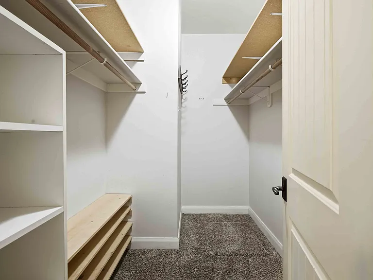 131 N 6th Ave — Photo 8