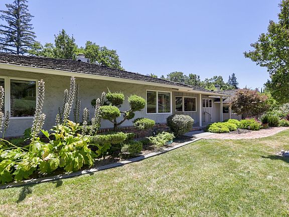 5th image of 15888 Longwood Dr