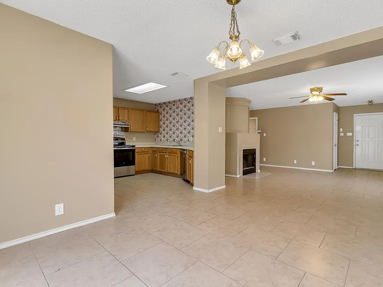 6315 Regency Ln — Photo 26