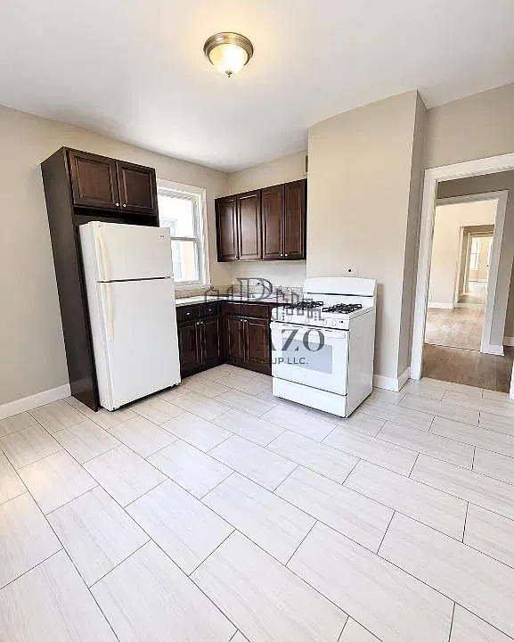 136 Shepard Ave #5