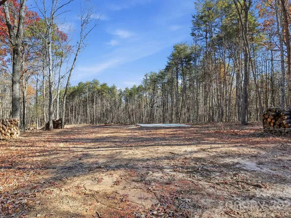 2201 Old Mountain Rd, Hiddenite, NC 28636