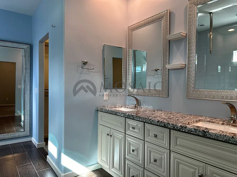 411 N Leoma Ln — Photo 10