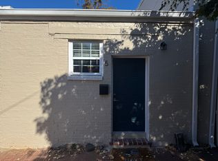 4 Library Ct SE, Washington, DC 20003