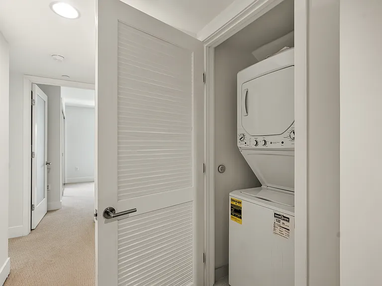 11715 Goshen Ave #302 — Photo 25