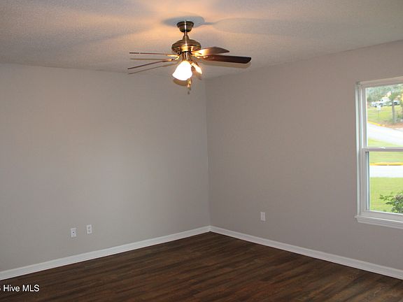 5th image of 3726 Crest Dr