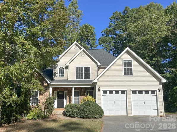 201 Colonel Holcombe Pl, Candler, NC 28715