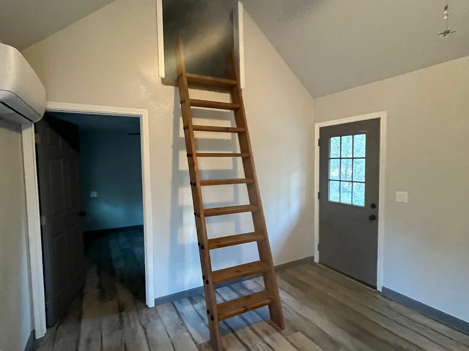4240 Jacobus Dr — Photo 3