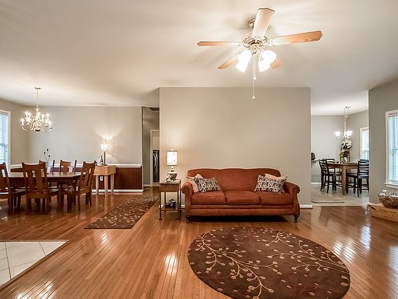 3rd image of 11005 Naples Ct