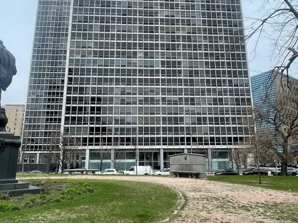 330 W Diversey Pkwy APT 1508, Chicago, IL 60657