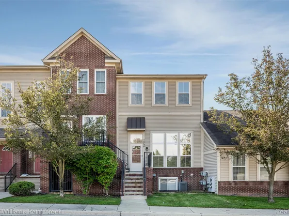 1358 Hillcrest Dr #4, Waterford, MI 48327