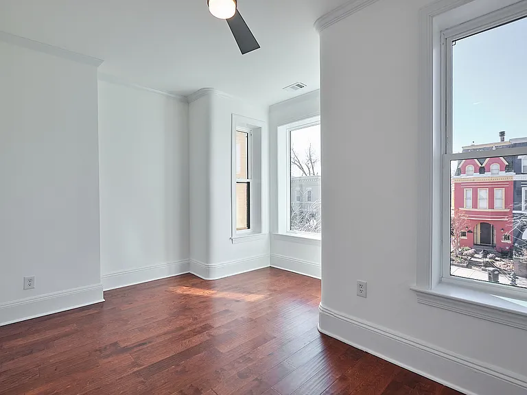 727 13th St NE — Photo 29