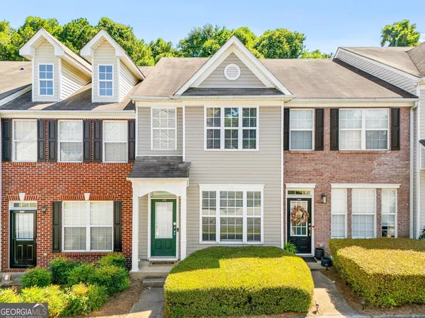 1378 Penhurst Dr, Lawrenceville, GA 30043