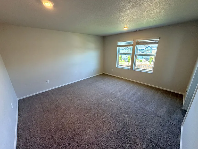 462 Greencrest St NE — Photo 6