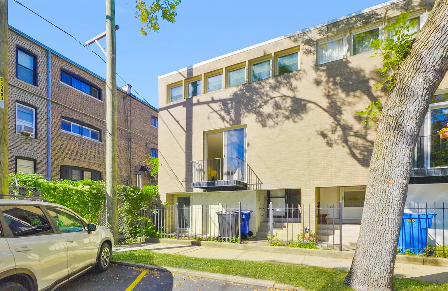 1452 E Park Pl photo 1