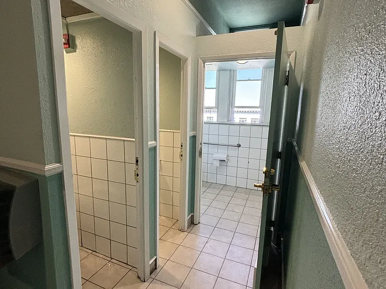 1005 Market St #214 — Photo 8