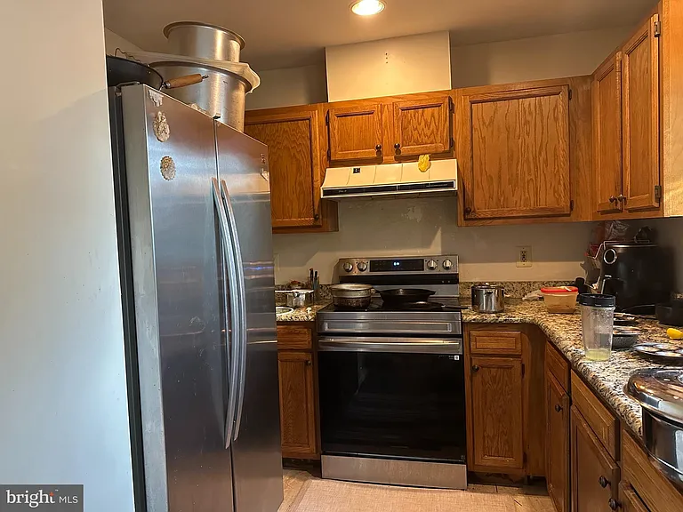 196 Jonathan Dayton Ct — Photo 3