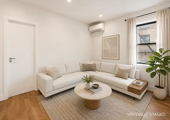 Living room, photo 1
