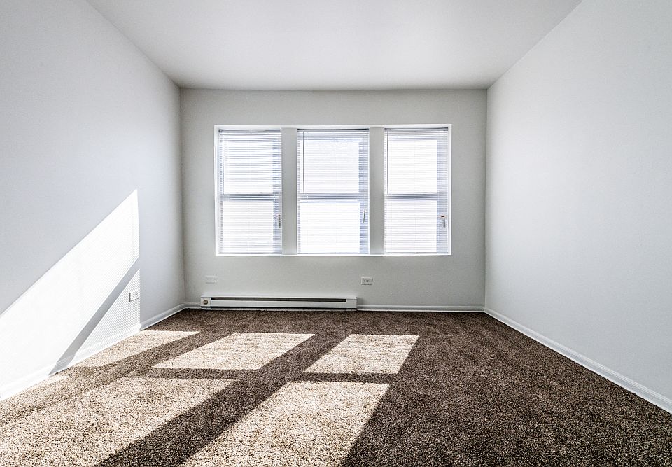 Bedroom at 5100 W Monroe
