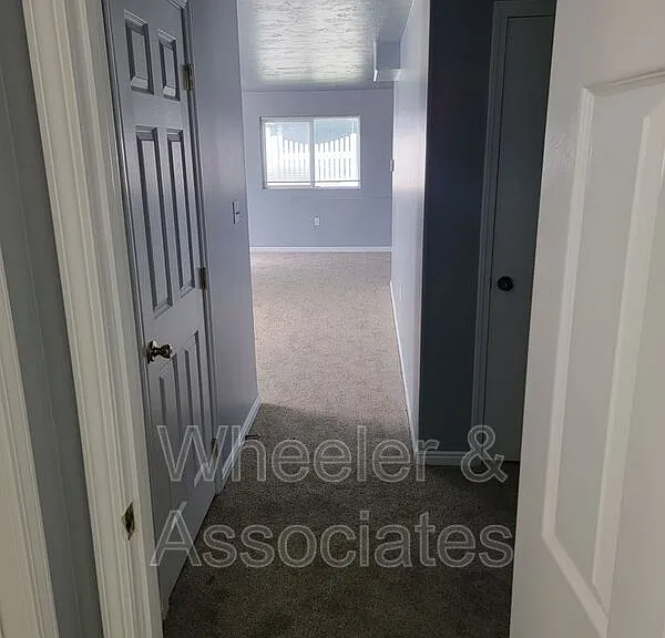 1106 E 2625 N — Photo 23