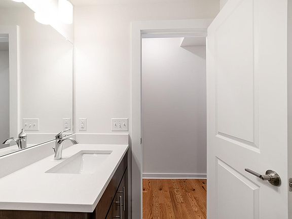 2nd image of 504 Cecil B Moore Ave Unit B