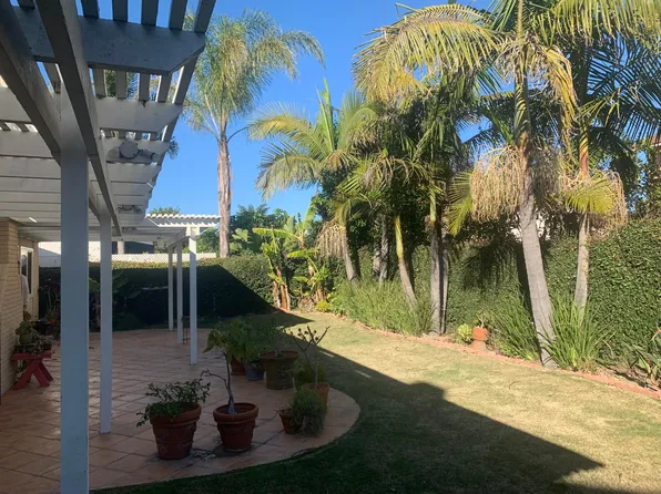 20822 Glencairn Ln, Huntington Beach, CA 92646