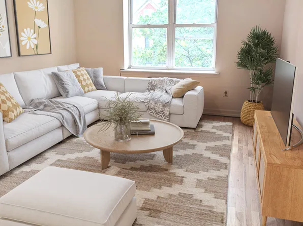 441 West 50th Street image 2 of 16