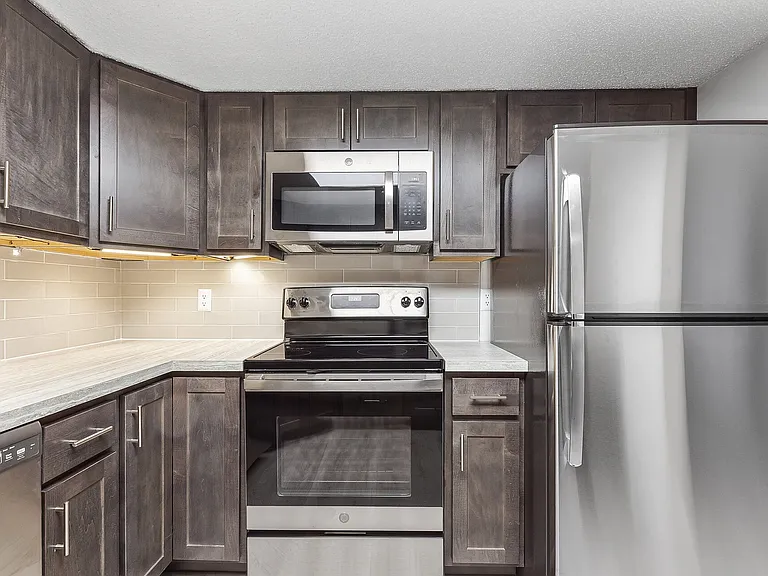 Oak Pointe Apartments — Photo 14