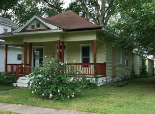 709 N Vine St, Sandoval, IL 62882