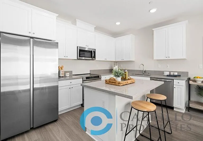 1662 Neptune Ave — Photo 33