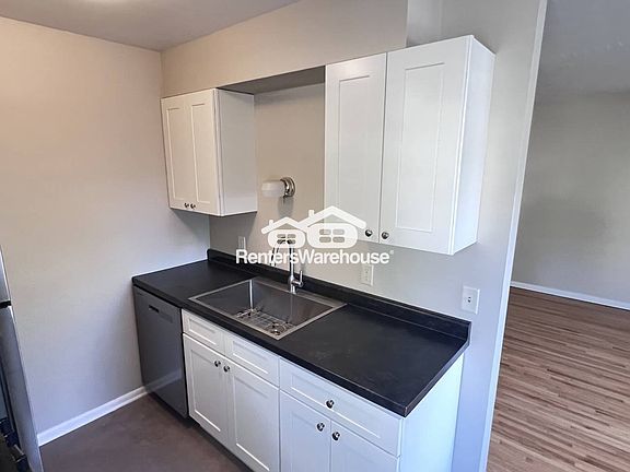 3rd image of 2500 36th Ave S APT 6