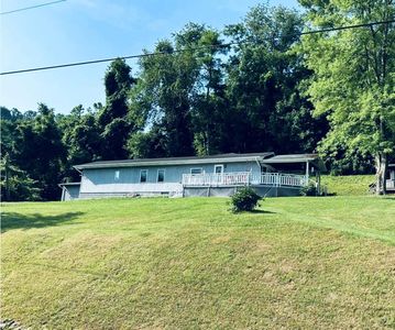 458 WOODLAND ACRES RD, Wheeling, WV, 26003