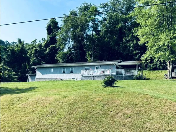 458 WOODLAND ACRES RD, Wheeling, WV 26003