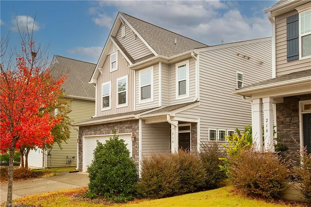 3 bed, 2244 sqft, $1,950 — Photo 3