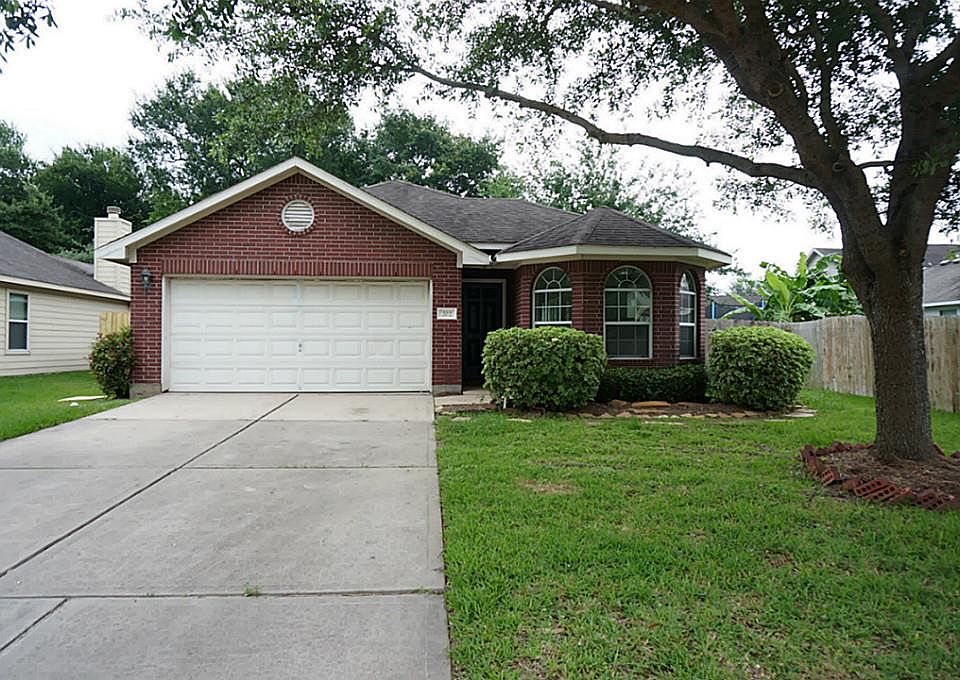 2nd image of 202 Saddleback Springs Dr