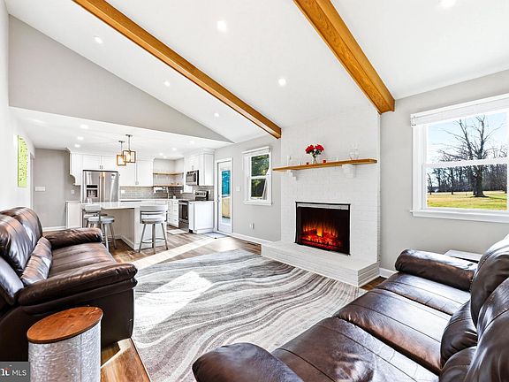 4th image of 16932 Flickerwood Rd