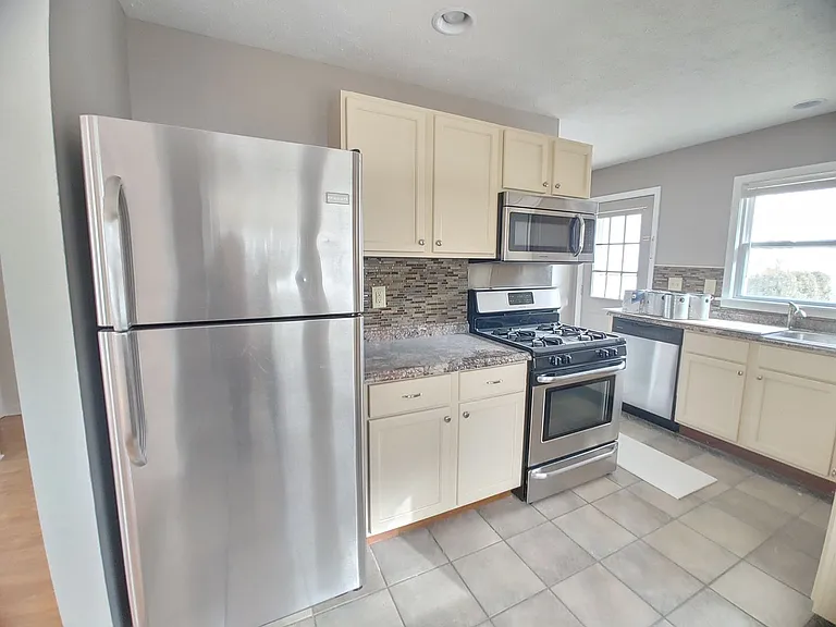 812 Osage St — Photo 4