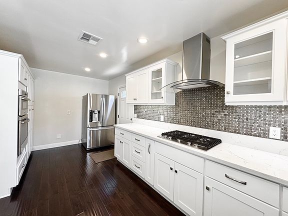 5th image of 2330 E Brookdale Pl