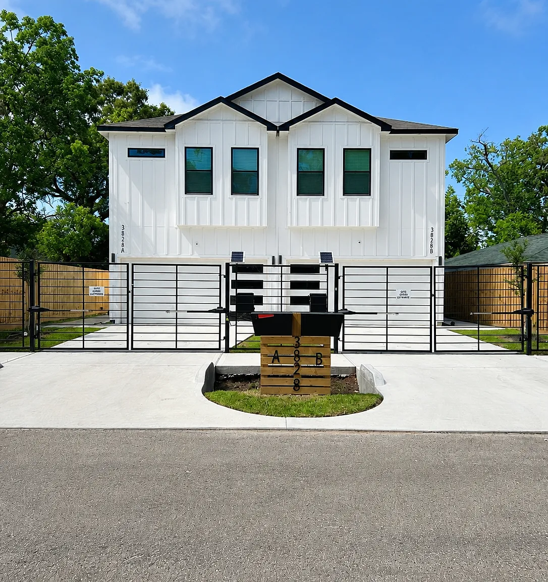 3 bed, 2.5 bath, 1651 sqft, $2,325 — Photo 1