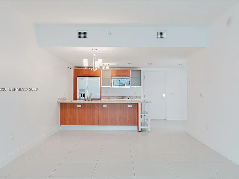 185 SW 7th St #2007 — Photo 4