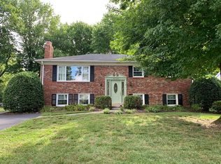 5702 Broadmoor St, Alexandria, VA 22315