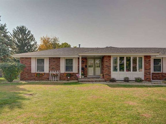 2nd image of 2833 Westwood Dr