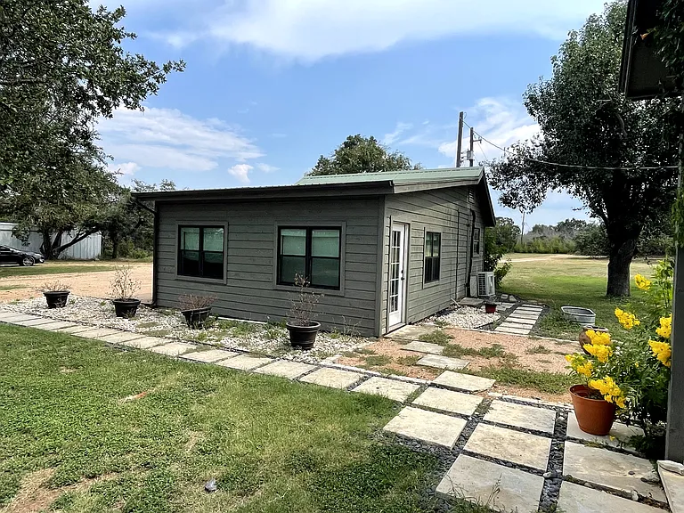 15818 Hamilton Pool Rd — Photo 7
